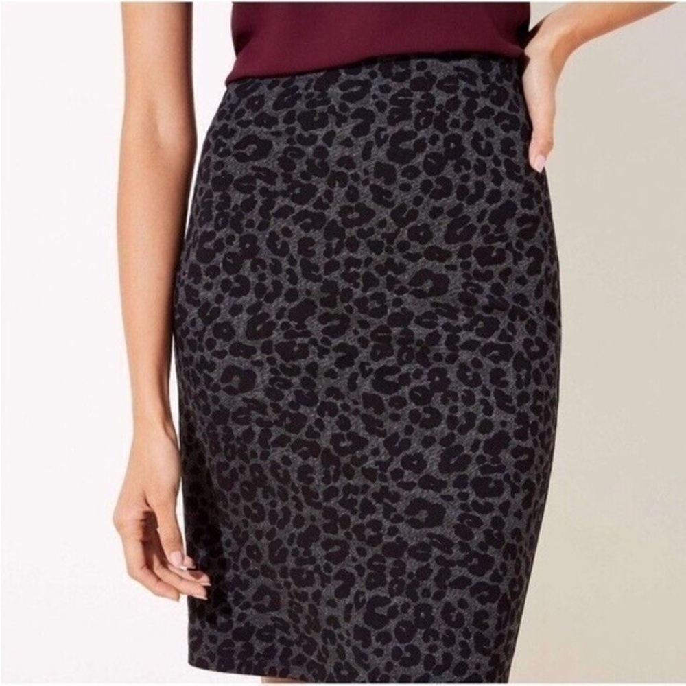 LOFT Leopard Print Pull On Pencil Skirt 💕